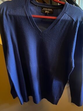 Banana Republic Men's Deep Navy V-Neck Sweater